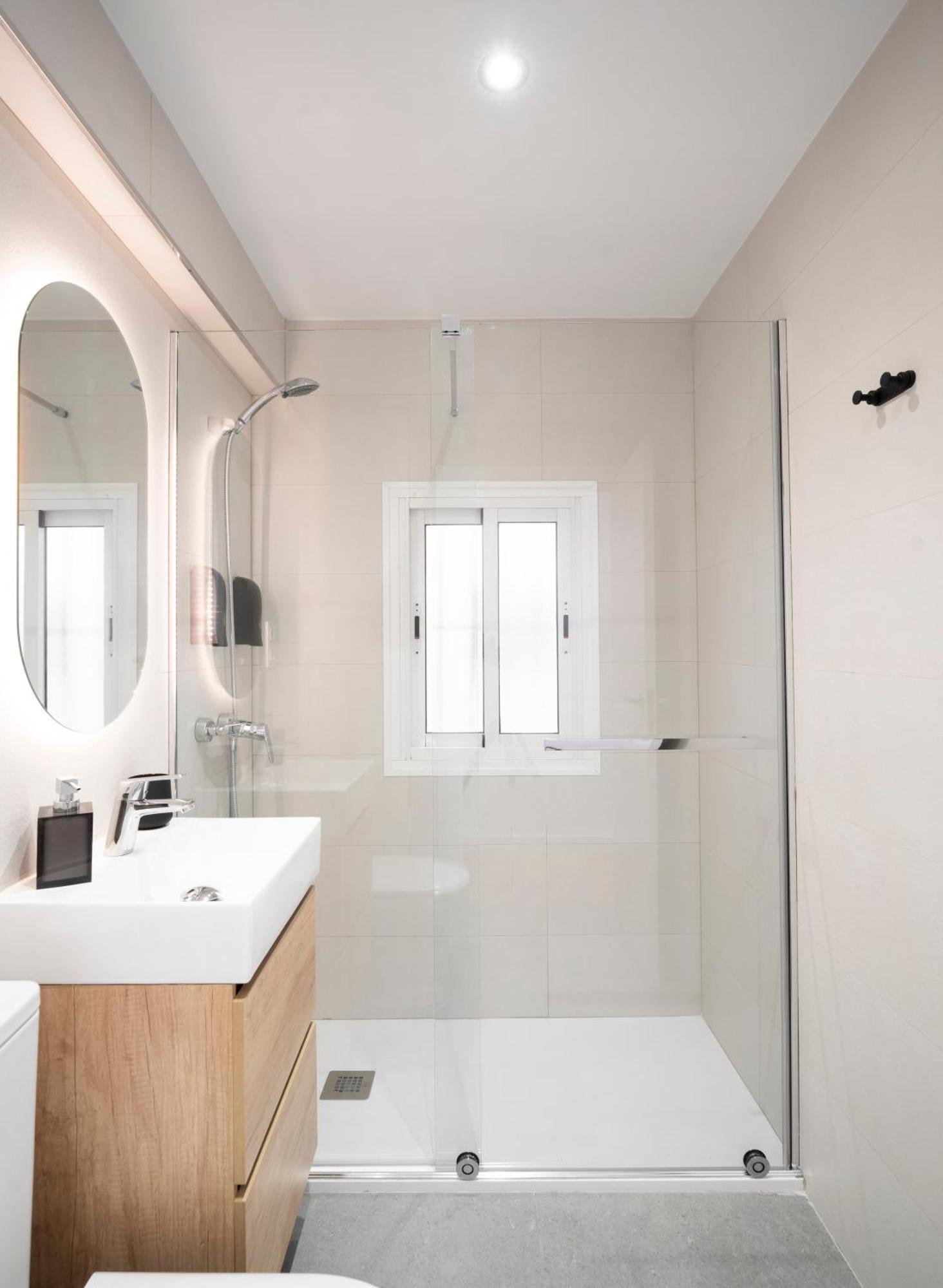 Ronda Suites Junto Estacion Tren Y Hospitales Granada Exterior photo